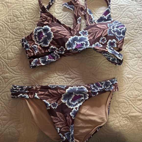 O’Neill Bikini Swimsuit - Picture 1 of 3